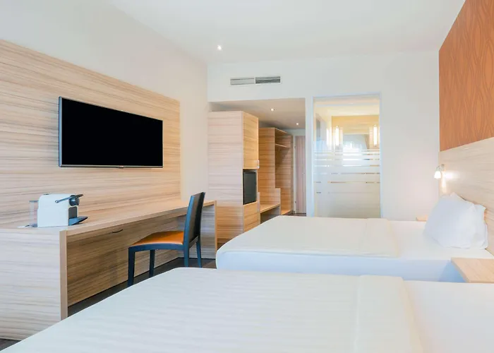 Leonardo Hauptbahnhof Otel 4*
