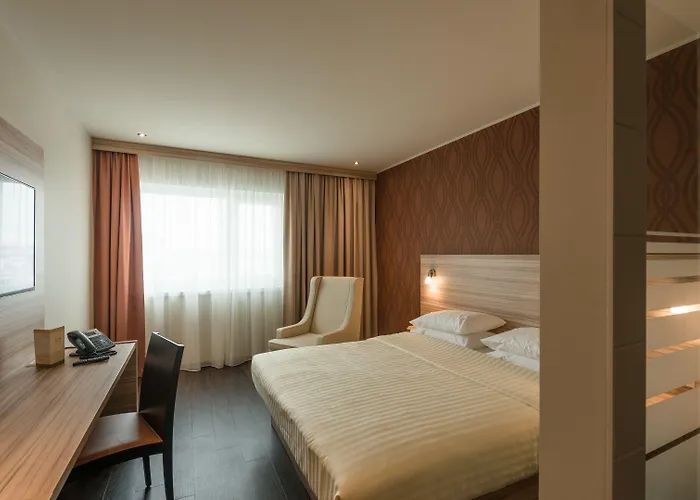 Leonardo Hauptbahnhof Otel 4*
