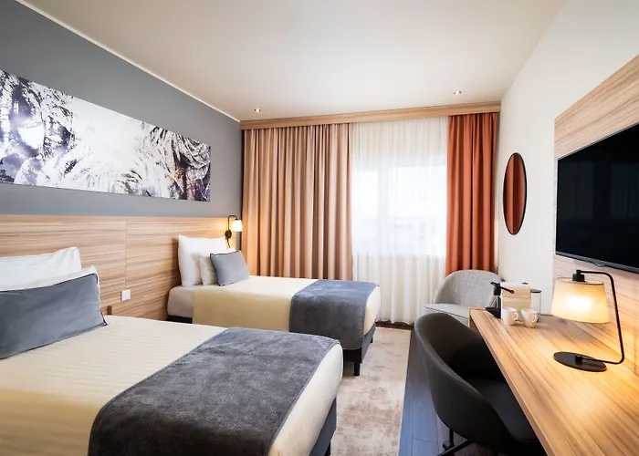 Hotel Leonardo Hauptbahnhof 4*